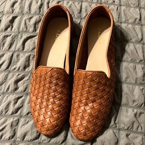 Woven Aldo tan loafer
